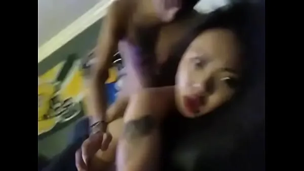Nya Asian girl sends her boyfriend a break up video energivideor