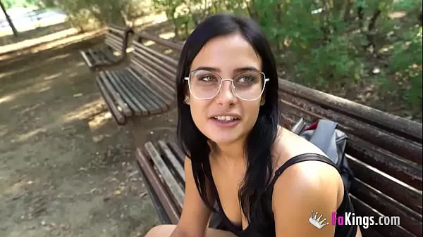 Novi videoposnetki Maria Wars makes some bucks by doing what she likes: HARDCORE SEX energije