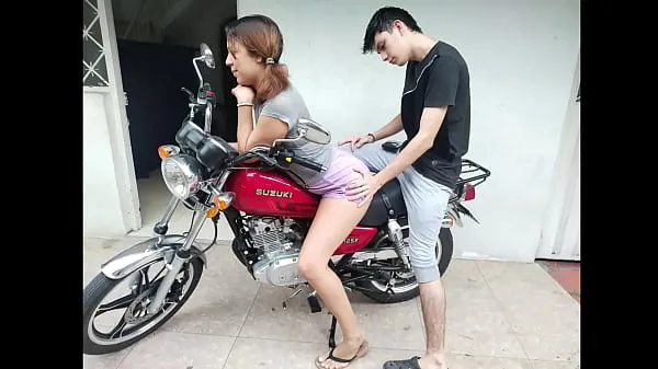 New I INVITE MY STEPMOTHER TO MONSTASE ON MY NEW MOTORCYCLE AND SHE ACCEPTS WITH ALL THE INTENTION OF ME TOUCHING HER ASS BECAUSE SHE IS A HOT STEPMOTHER WITH PRETTY BUTTOCKS energy Videos