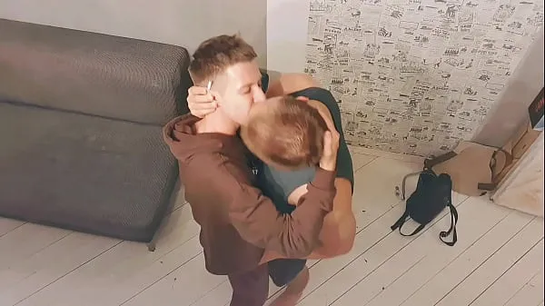 Nová Mature man meets a twink guest at home and fucks him in all corners energetika Videa