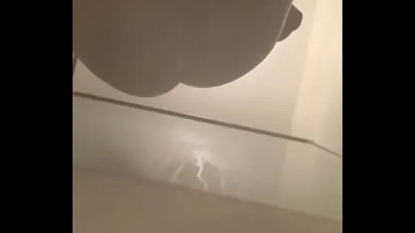 Nové videá o freaky shower get down energii