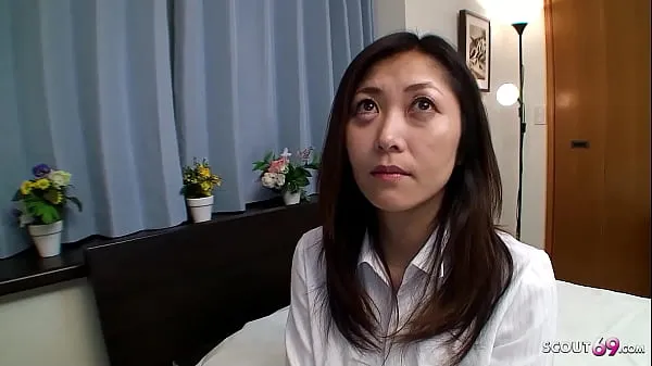 Novi videoposnetki Japanese Mature Step Mom seduce to Fuck and Creampie in Uncensored JAV Porn energije