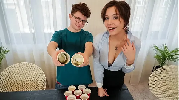 Nieuwe Nerdy Guy Loses His Gorgeous Czech Girlfriend In a Party Game energievideo's