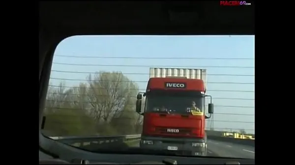 Nieuwe Pornostrar Marina Rampanti fucks the truck drivers energievideo's