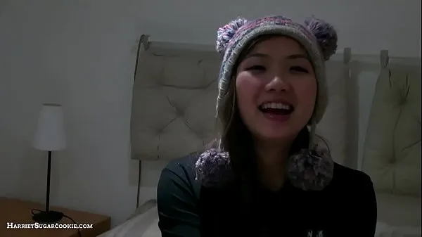 مقاطع فيديو جديدة للطاقة Asian teen Harriet Sugarcookie's 1st DP video
